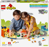 Duża interaktywna kolej miejska LEGO DUPLO, zabawka do budowania dla małych dzieci w wieku 3 lat, lokomotywa Push & Go ze światłami i dźwiękami, części torów, zabawka edukacyjna dla przedszkolaków 10428 Zestawy do budowania Beuche den LEGO-Store