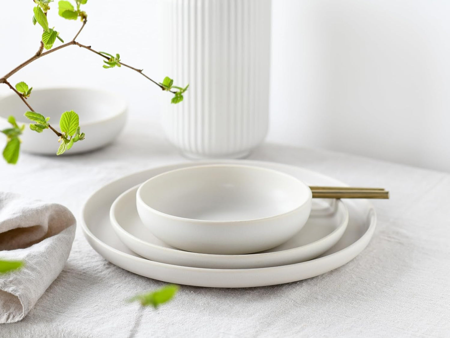 CreaTable, 33065, Żółto-biały zestaw obiadowy z serii Uno, 12 szt., Zestaw talerzy porcelanowych, Można myć w zmywarce i używać w kuchence mikrofalowej, Wyprodukowano w Portugalii