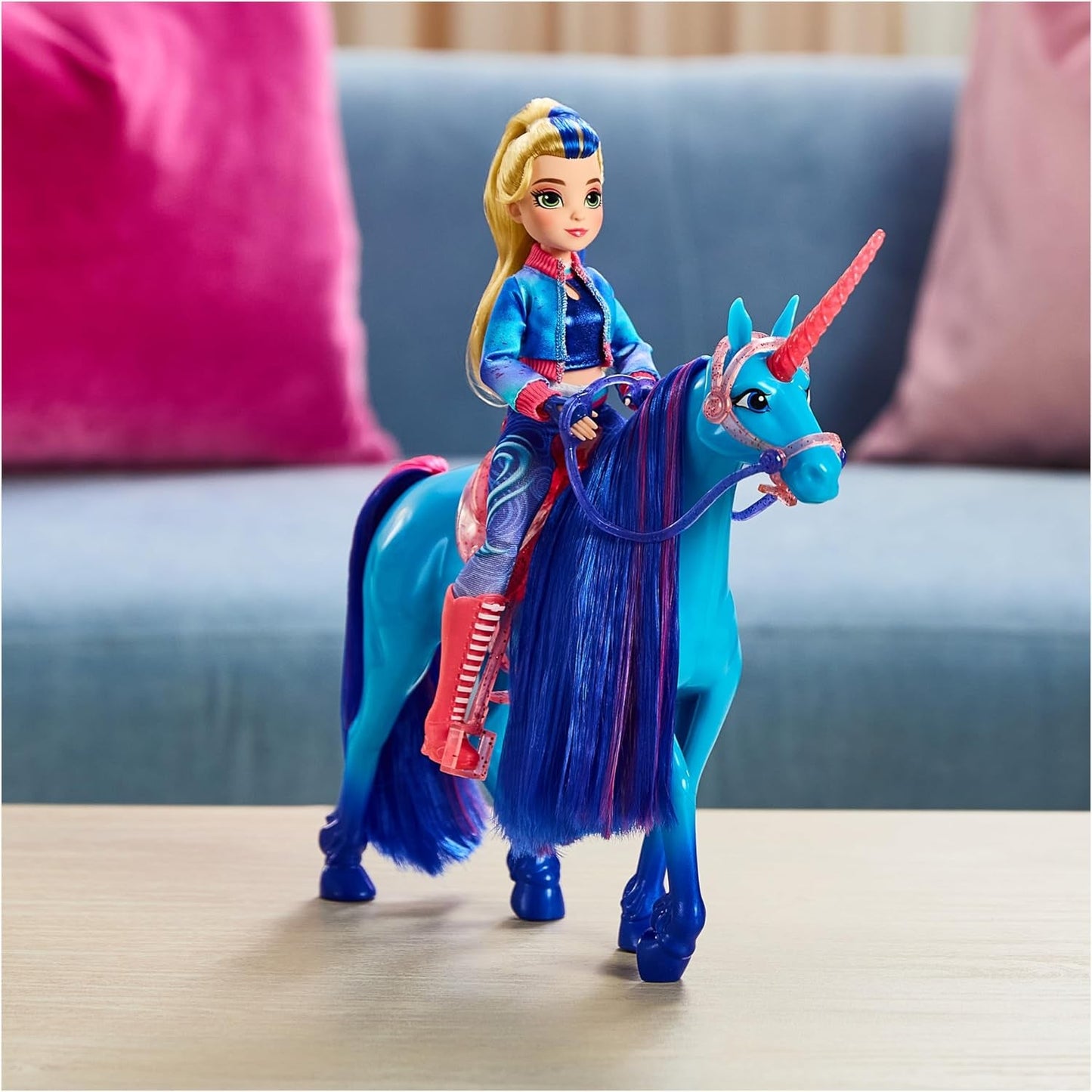 Unicorn River Unicorn Academy - wysoki na 28 cm, oryginalny jednorożec Isabel z serialu Netflix, z prawdziwą grzywą i ogonem, zdejmowaną uzdą oraz siodłem i szczotką, dla dzieci od 4 roku życia