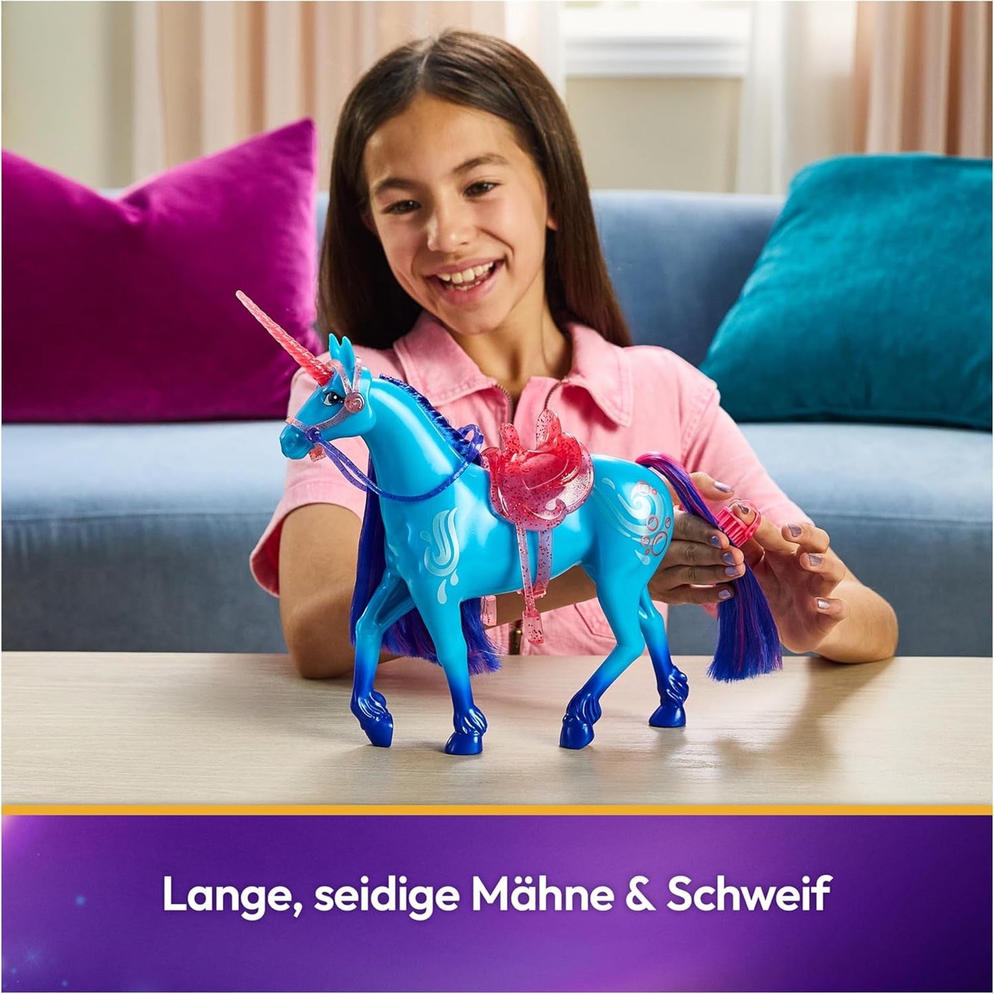 Unicorn River Unicorn Academy - wysoki na 28 cm, oryginalny jednorożec Isabel z serialu Netflix, z prawdziwą grzywą i ogonem, zdejmowaną uzdą oraz siodłem i szczotką, dla dzieci od 4 roku życia