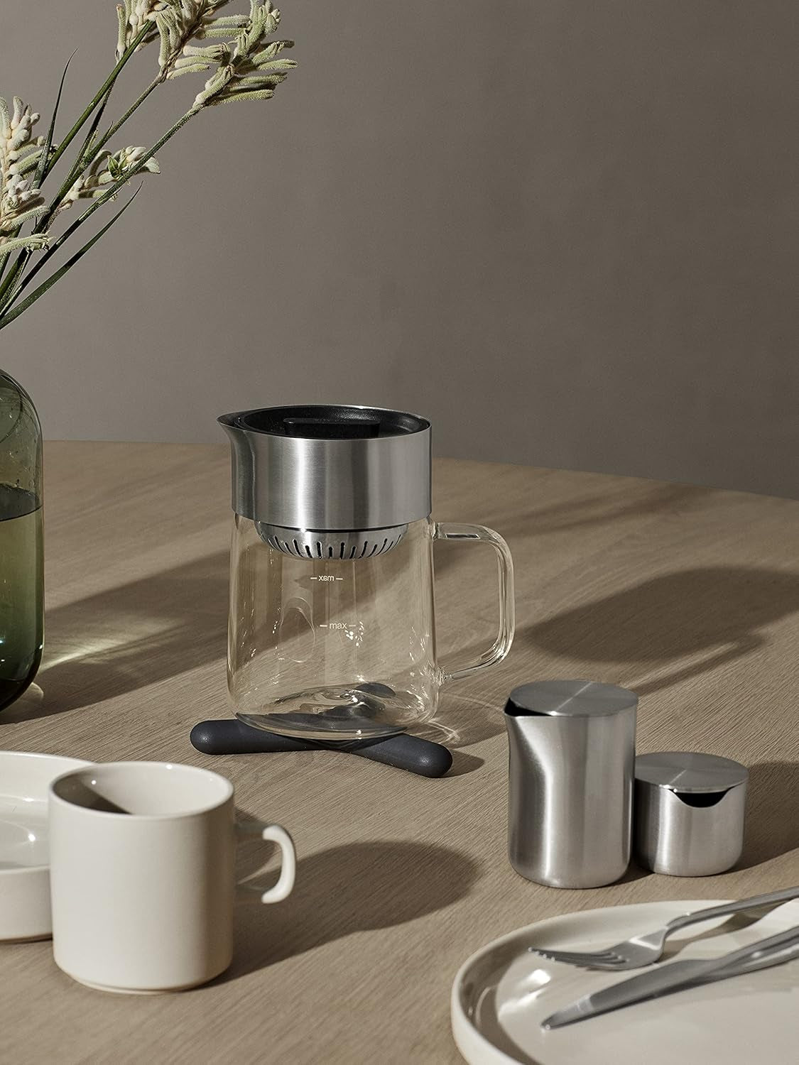 blomus -BASIC- Matowy ubijak ze stali nierdzewnej z pokrywką, pojemność 120 ml, elegancki kubek do mleka, można myć w zmywarce (wys./szer./wys.: 8,3 x 6,1 x 5,7 cm, stal nierdzewna, 63618)