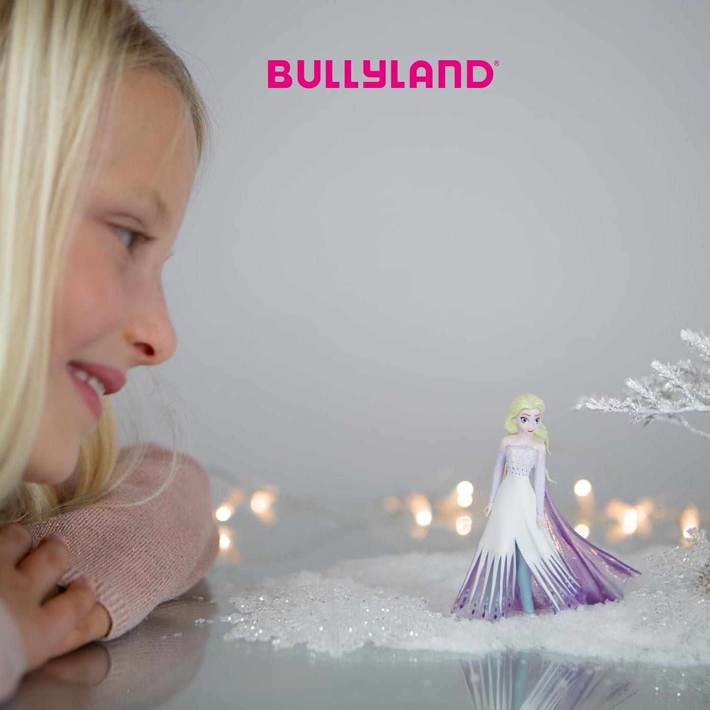 Bullyland 12960 - figurka księżniczki Anny z filmu „Kraina lodu” Walta Disneya, ok. 9,5 cm, bardzo szczegółowe, idealne jako mały prezent dla dzieci w wieku 3 lat i starszych