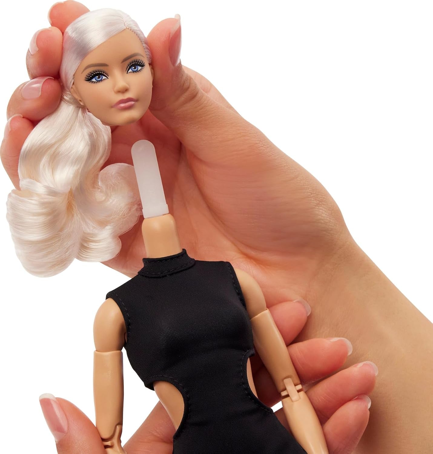 Kolekcjonerska lalka Barbie Basics Model 2 z blond włosami, czarną mini sukienką i butami gladiatorkami, uniwersalny krój, ruchome ciało i wymienna głowa, lalki JBH71 Naty Shop