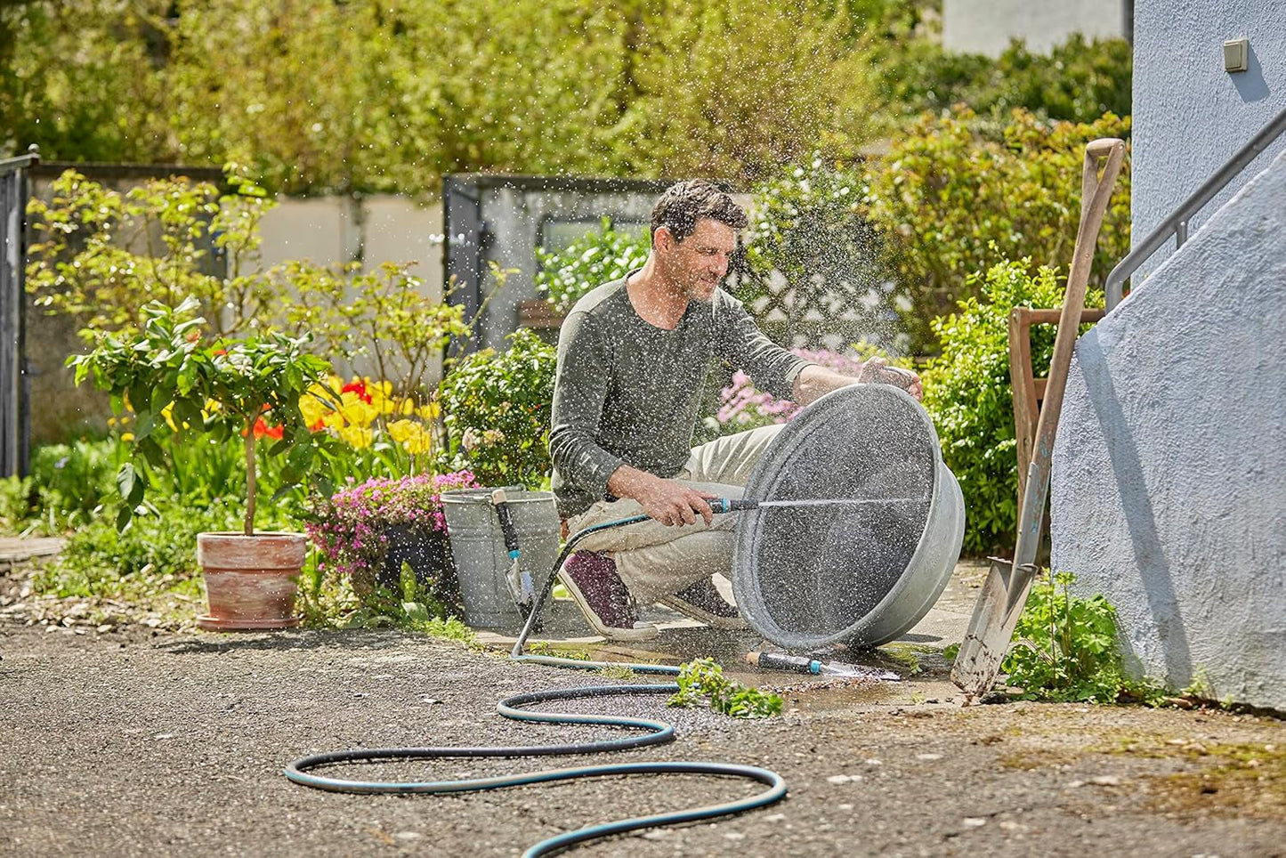 Wąż Gardena EcoLine 1/2 cala, 20 m bez elementów systemowych: Ekologiczny wąż ogrodowy wykonany z tworzywa sztucznego pochodzącego z recyklingu, wolny od ftalanów i substancji zanieczyszczających, z mocnym uchwytem, ​​odporny na mróz i promieniowanie UV (18930-20)
