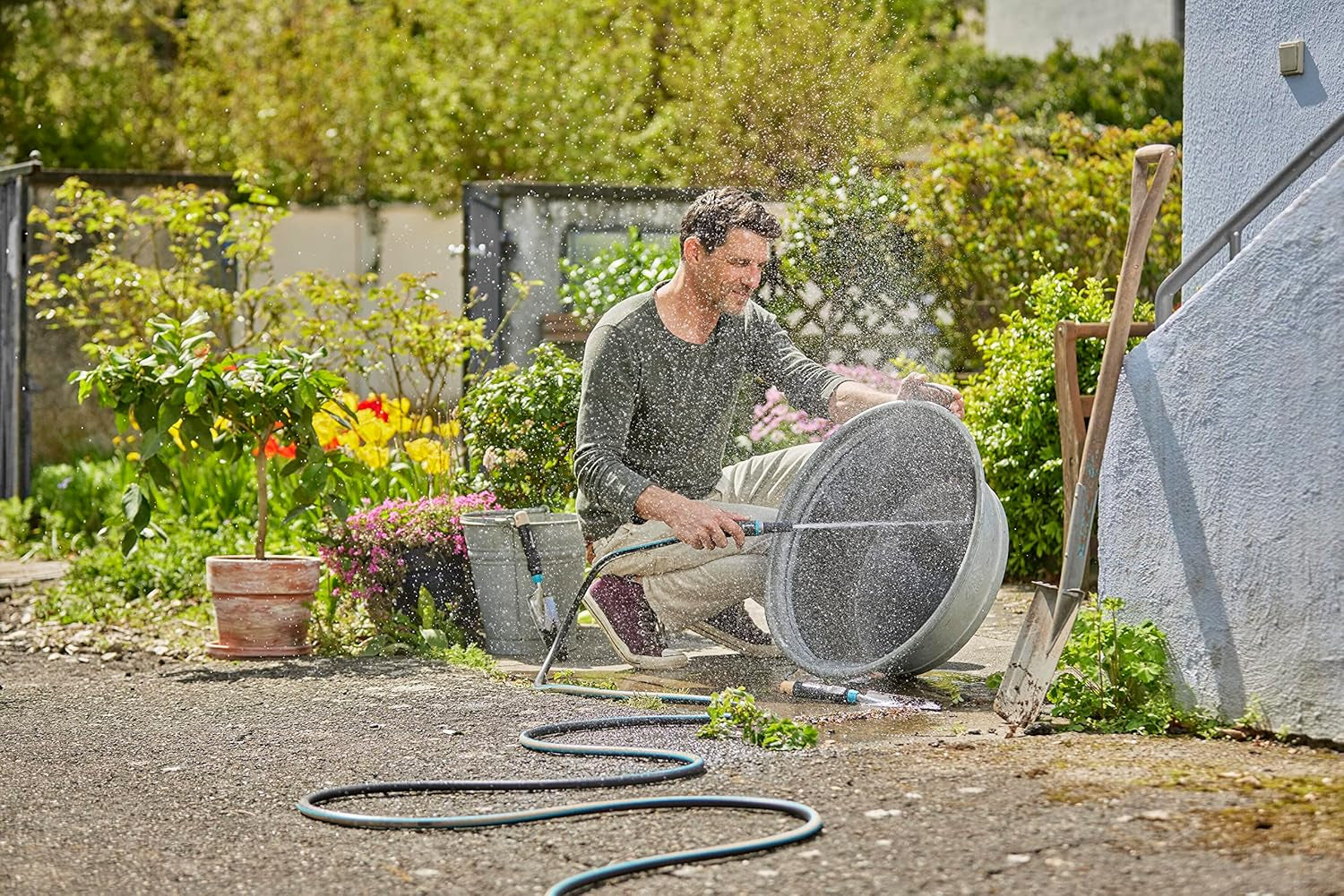 Wąż Gardena EcoLine 1/2 cala, 20 m bez elementów systemowych: Ekologiczny wąż ogrodowy wykonany z tworzywa sztucznego pochodzącego z recyklingu, wolny od ftalanów i substancji zanieczyszczających, z mocnym uchwytem, ​​odporny na mróz i promieniowanie UV (18930-20)