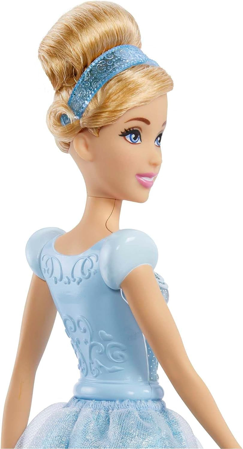 Mattel DISNEY Ruchoma lalka Księżniczka Kopciuszek ze błyszczącą sukienką, odpinanymi butami i tiarą, czesanymi włosami do zabawy we fryzjerstwie, od 3 lat, HLW06 Lalki Naty Shop