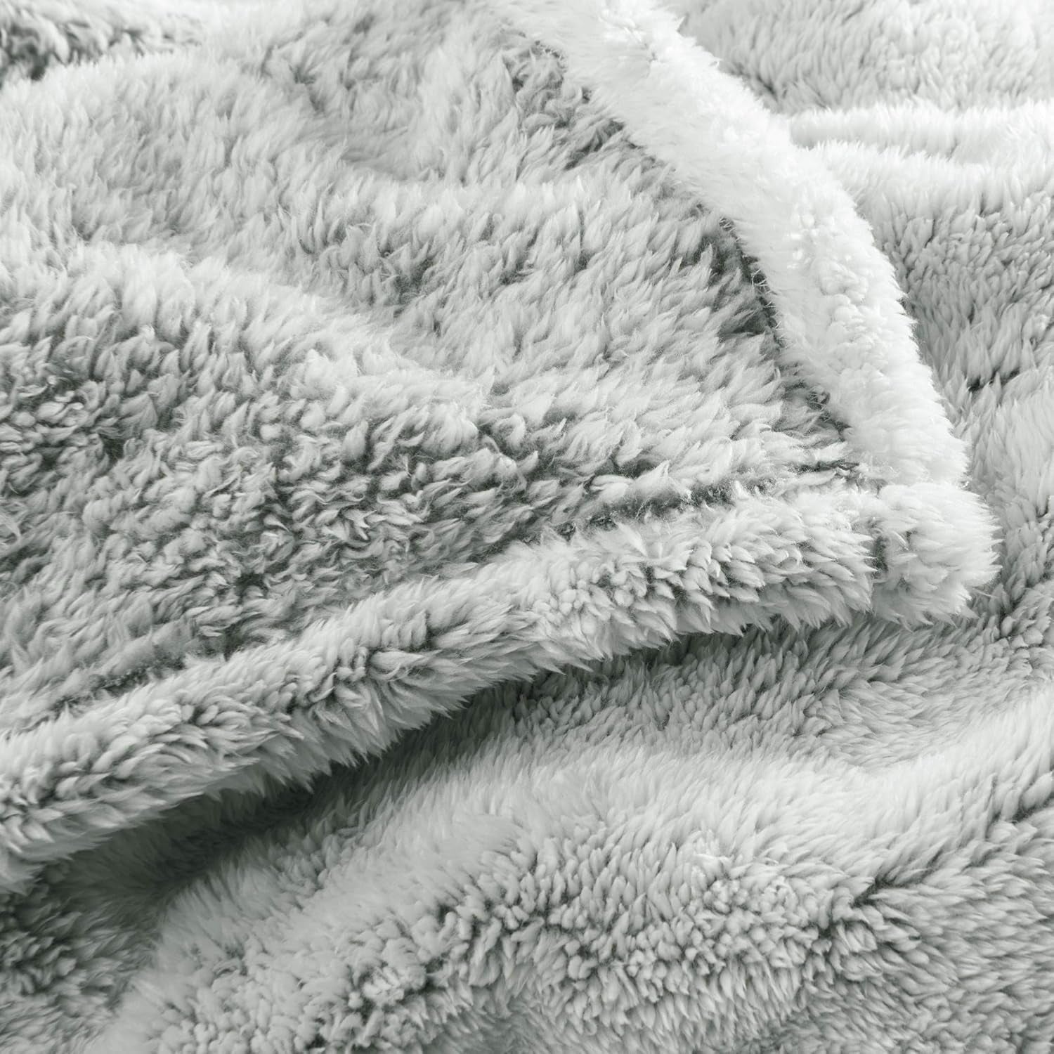 Aqua-Textil Puszysty koc-przytulanka 150 X 200 cm Szary Biały Melange Pluszowy koc TV Narzuta na łóżko Polar Sherpa Oeko-Tex Ottawa Łóżka i koce Besuche den aqua-textil-Store