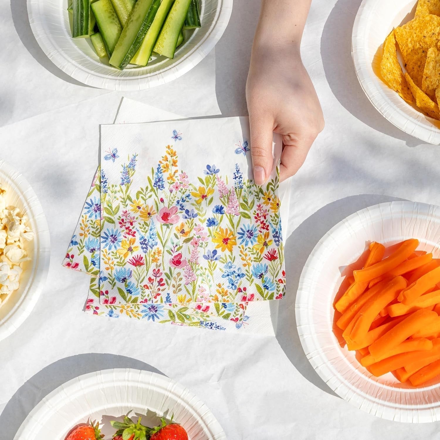 Talking Tables Jednorazowe serwetki stołowe, miękkie serwetki papierowe, jednorazowe serwetki w kwiatowy wzór, na wesela lub do codziennego użytku, przyjazne dla środowiska, kompostowalne, nadające się do recyklingu