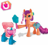 My Little Pony - Odkryj swojego błyszczącego kucyka: Beauty Mark Magic Sunny Starscout, Kucyk od kopyta do serca 7,5 cm, wiek 5+, F5250, wielokolorowy