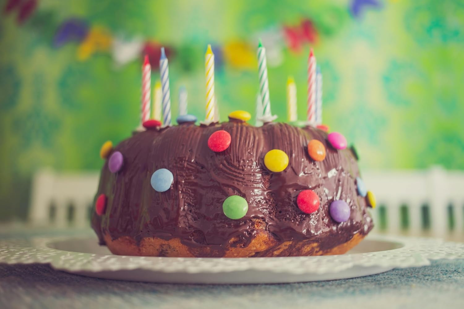 RUF Love Chocolate Chocolate Soczewica Dekoracje z delikatnej mlecznej czekolady z chrupiącą i kolorową polewą cukrową, opakowanie 75g