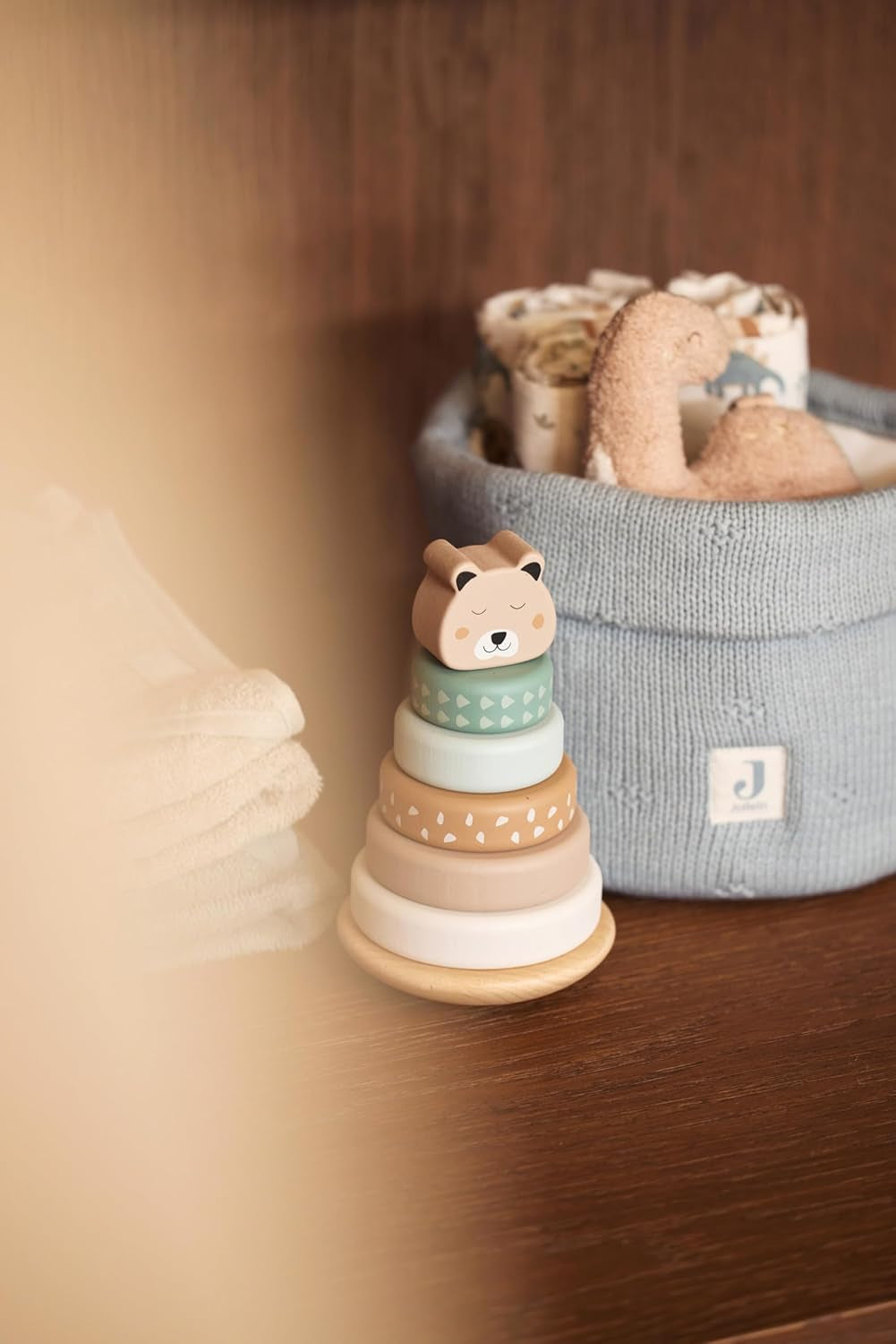 Jollein baby play train Roarsome - Do zawieszenia - Zabawka do wózka - Zabawka do fotelika samochodowego - Akcesoria do wózka - Dinozaury i liście Bebe Toys Naty Shop