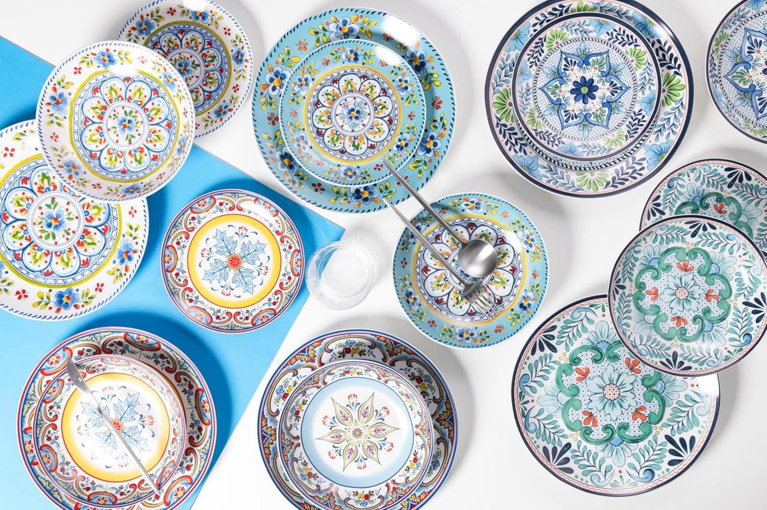 Serwis obiadowy porcelanowy 18 szt., 6 różnych kompletów talerzy, Andaluzja