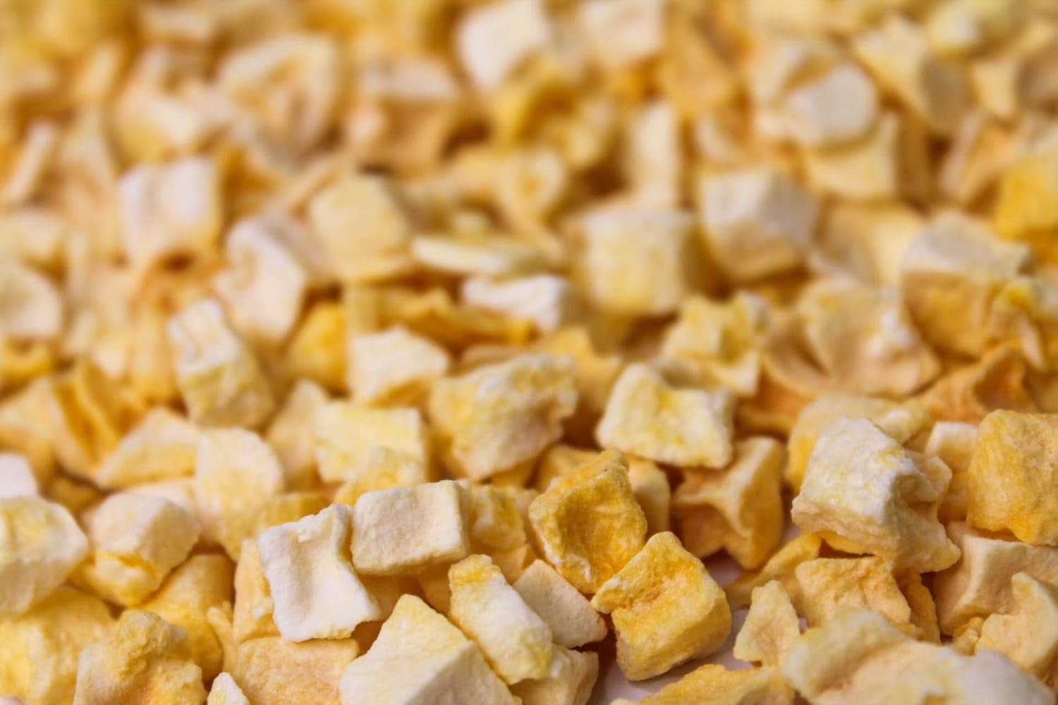 Kawałki mango liofilizowane 100g - Owoce liofilizowane - Owoce suszone liofilizowane - Mango suszone - Idealne do przekąsek, wypieków, musli, koktajli i deserów Produkty suszone Naty Shop