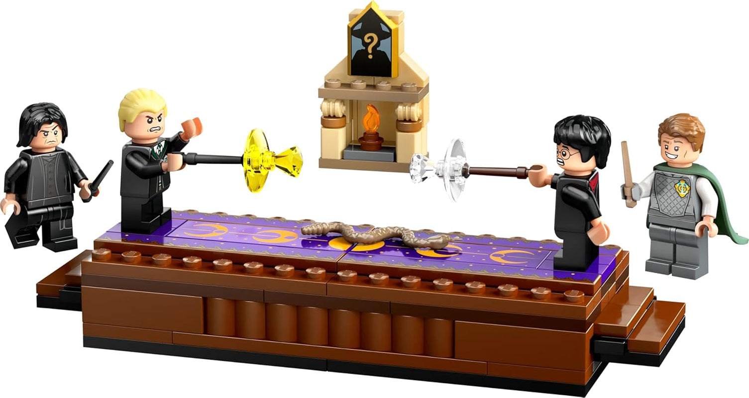 LEGO Harry Potter Zamek Hogwart: zestaw do budowania Klubu Pojedynków z 4 minifigurkami w zestawie. Draco Malfoy, Gilderoy Lockhart i Severus Snape, zestaw Z funkcją Dla chłopców i dziewcząt w wieku od 8 lat 76441 Zestawy do budowania Besuche den LEGO-Store