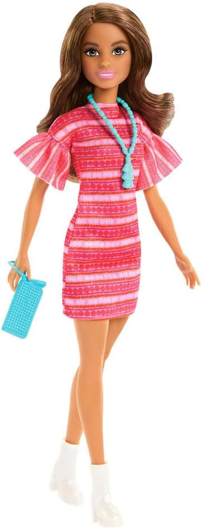 Barbie i Teresa Rezept für Freundschaft Teresa-Modepuppe z unverkennbarem Outfit zum An- und Ausziehen, z akcesoriami, w tym naszyjnikiem Einer, JCT02