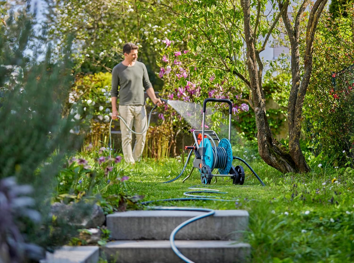 Wąż Gardena EcoLine 1/2 cala, 20 m bez elementów systemowych: Ekologiczny wąż ogrodowy wykonany z tworzywa sztucznego pochodzącego z recyklingu, wolny od ftalanów i substancji zanieczyszczających, z mocnym uchwytem, ​​odporny na mróz i promieniowanie UV (18930-20)