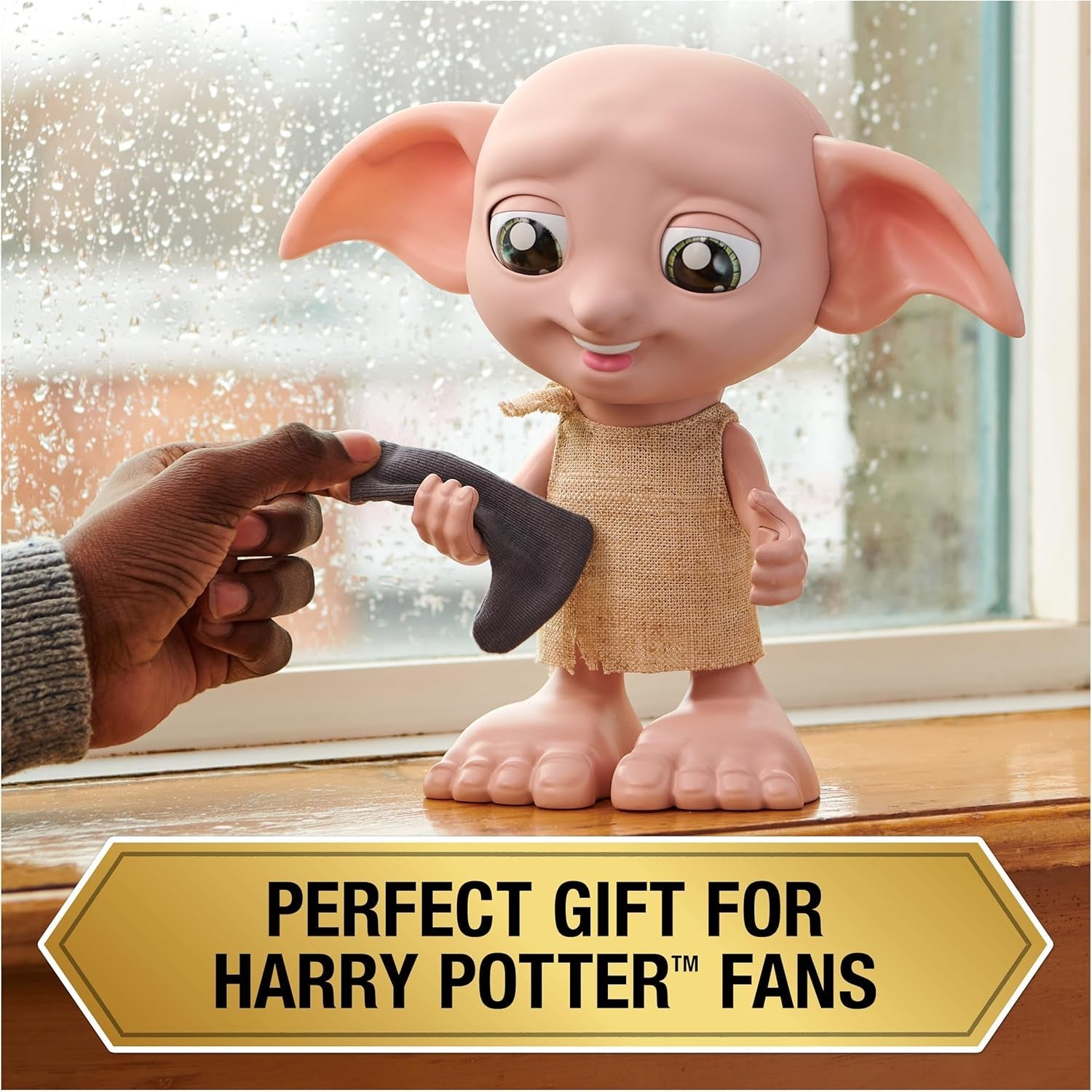 Spin Master 6067280 Wizarding World Harry Potter Magical Interactive Dobby Elf Skarpetkowa lalka, ponad 30 dźwięków i fraz, 21,6 cm, zabawka dla dzieci, czarna