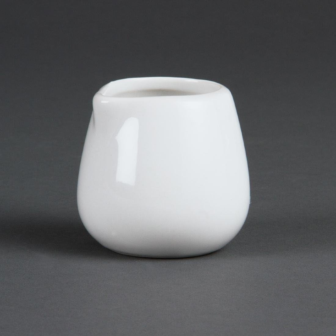 Olympia Whiteware Małe dzbanki do serwowania 43 ml/1,5 uncji (w zestawie 12 sztuk), biała porcelana – dzbanek bez uchwytu idealny do mleka, śmietany, sosów, sosów – można myć w zmywarce/kuchence mikrofalowej, domowa kawiarnia, restauracja, C203