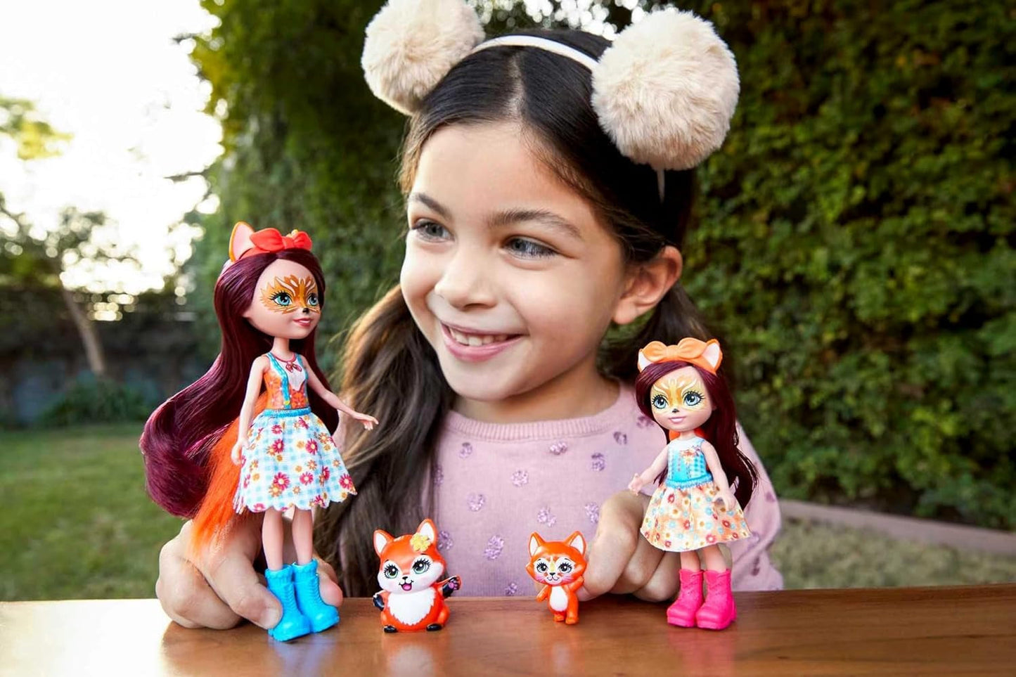 Enchantimals HCF81 - Felicity Fox i jej młodsza siostra (ok. 15 cm i ok. 10 cm) oraz 2 figurki zwierząt, odpinana spódnica i akcesoria, świetny prezent dla dzieci w wieku 3 lat i starszych