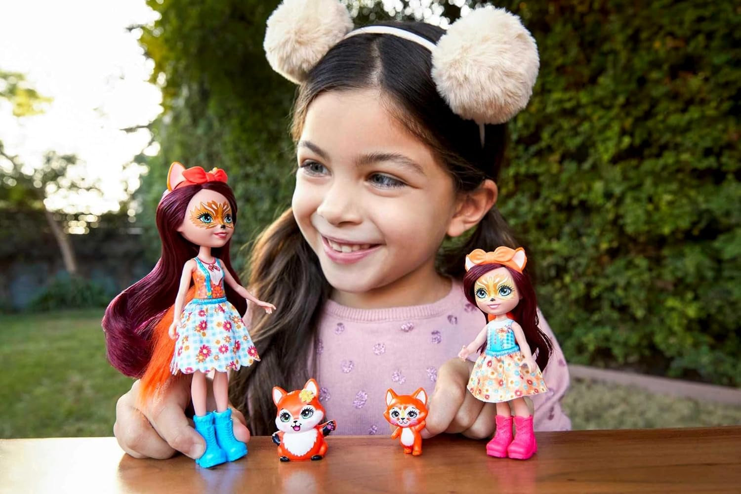 Enchantimals HCF81 - Felicity Fox i jej młodsza siostra (ok. 15 cm i ok. 10 cm) oraz 2 figurki zwierząt, odpinana spódnica i akcesoria, świetny prezent dla dzieci w wieku 3 lat i starszych