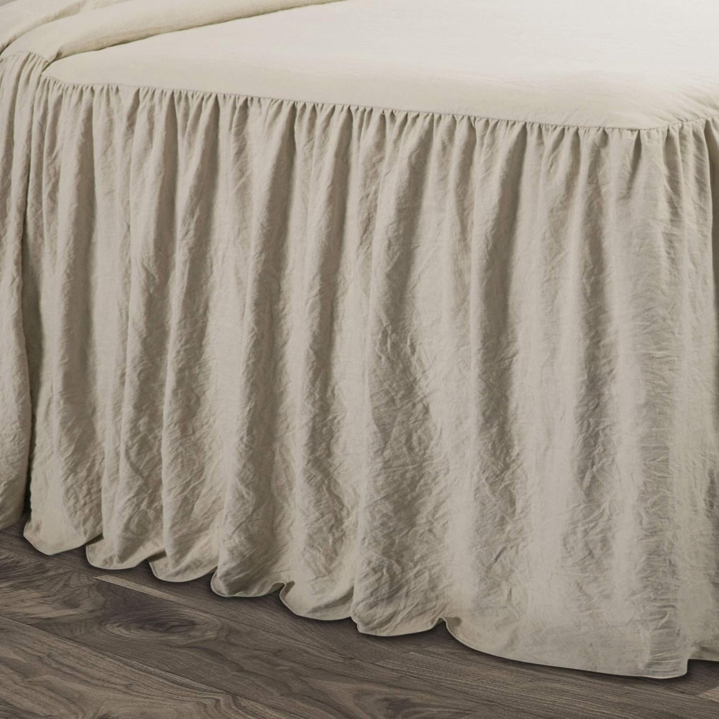 Zestaw pościeli ze spódnicą z falbanami Lush Decor 3-częściowy luksusowy zestaw pościeli do wiejskiego domu Eleganckie, urocze detale z falbanami Ponadczasowy styl i klasyczny design Miękkie i lekkie King Size Lush Decor Łóżka i kołdry