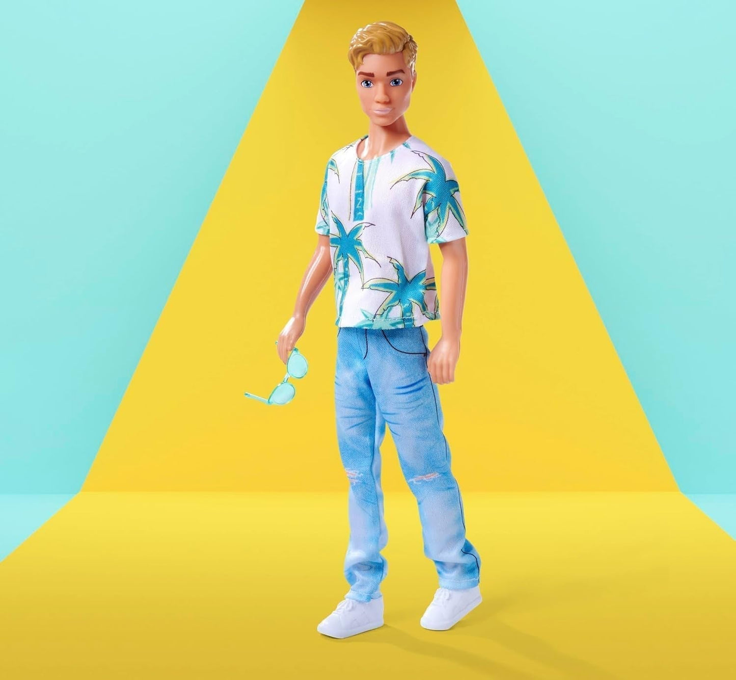 SIMBA 105733729 Steffi Love Kevin Play Lalka ubrana w top z nadrukiem dłoni i fajne dżinsy z okularami przeciwsłonecznymi 30 cm 3-letnia Naty Shop Dolls