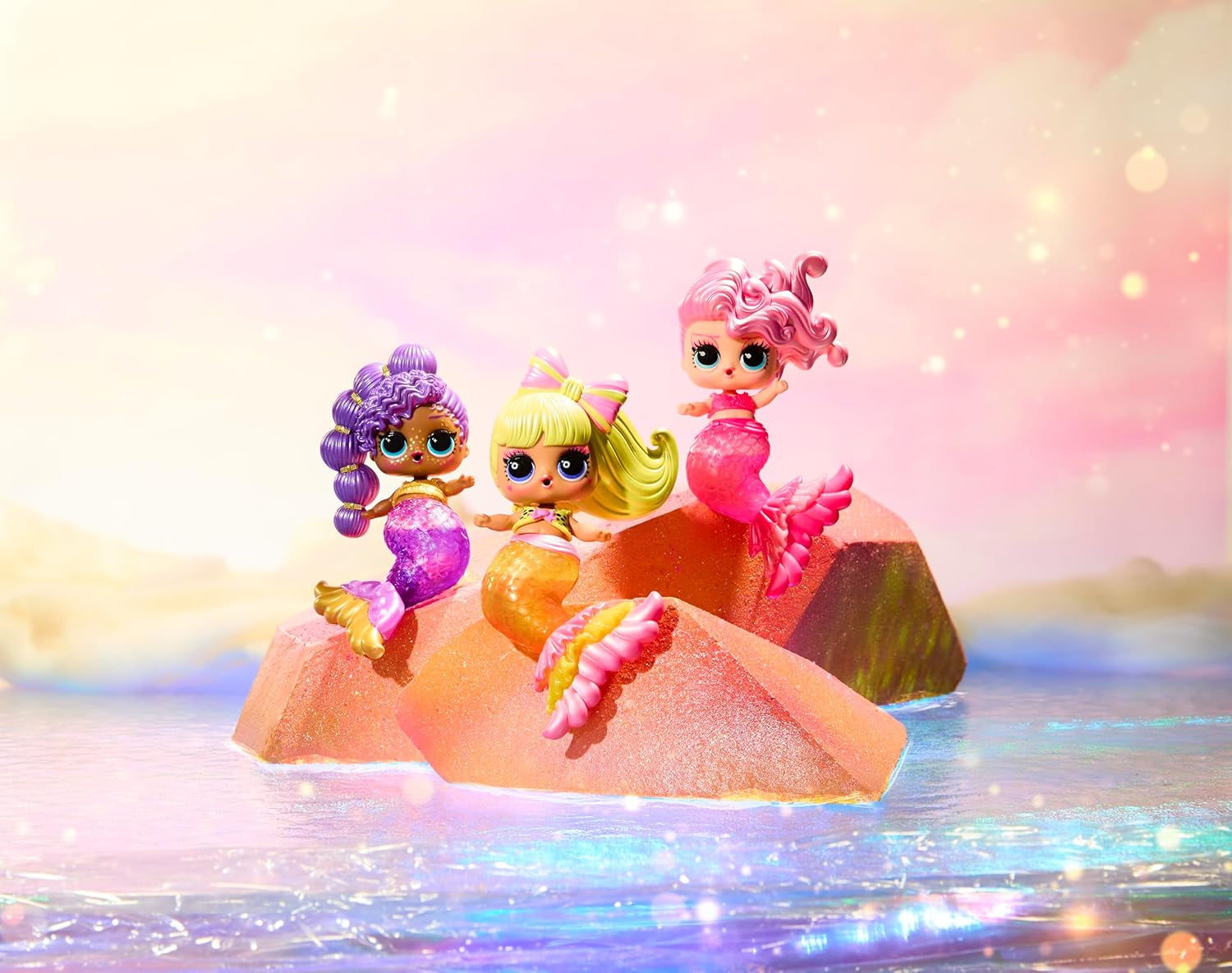 LOL niespodzianka! Mermaids Makeover Magic Tots - Prawdziwy błyszczyk do ust dla Ciebie i Twojej lalki do samodzielnego wykonania, miksowania i tworzenia makijażu, Zabawna zabawa w wodzie, 6 lalek do zebrania - Wiek 4+