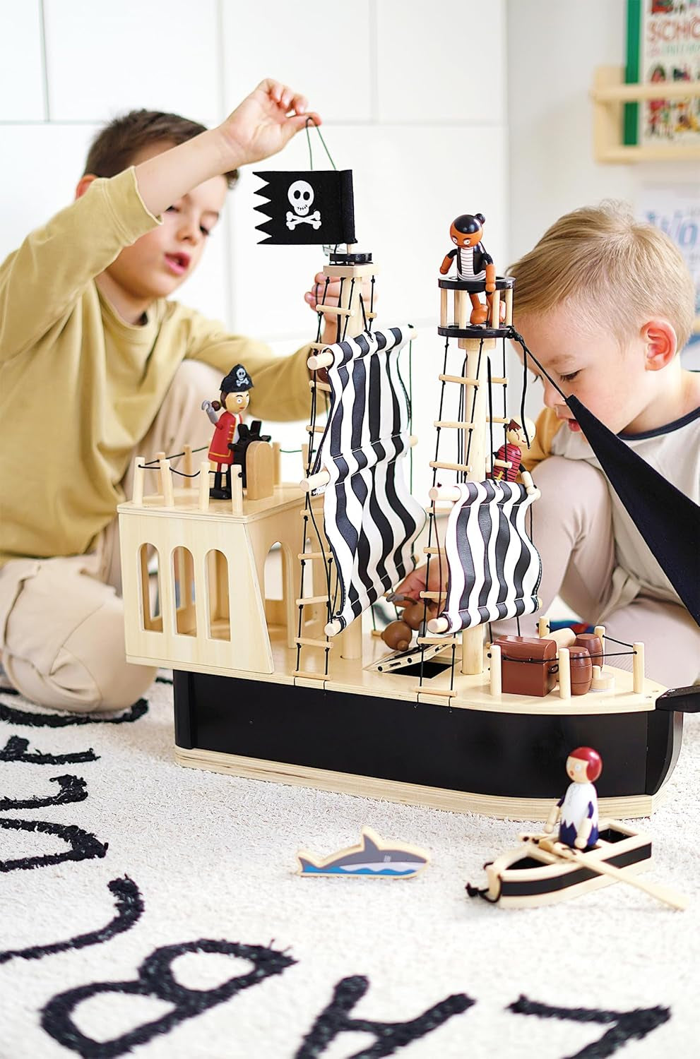 Małe elastyczne drewniane lalki piratów, 5 piratów i 1 małpa, szczegółowe i elastyczne, w wieku 3+, 12412