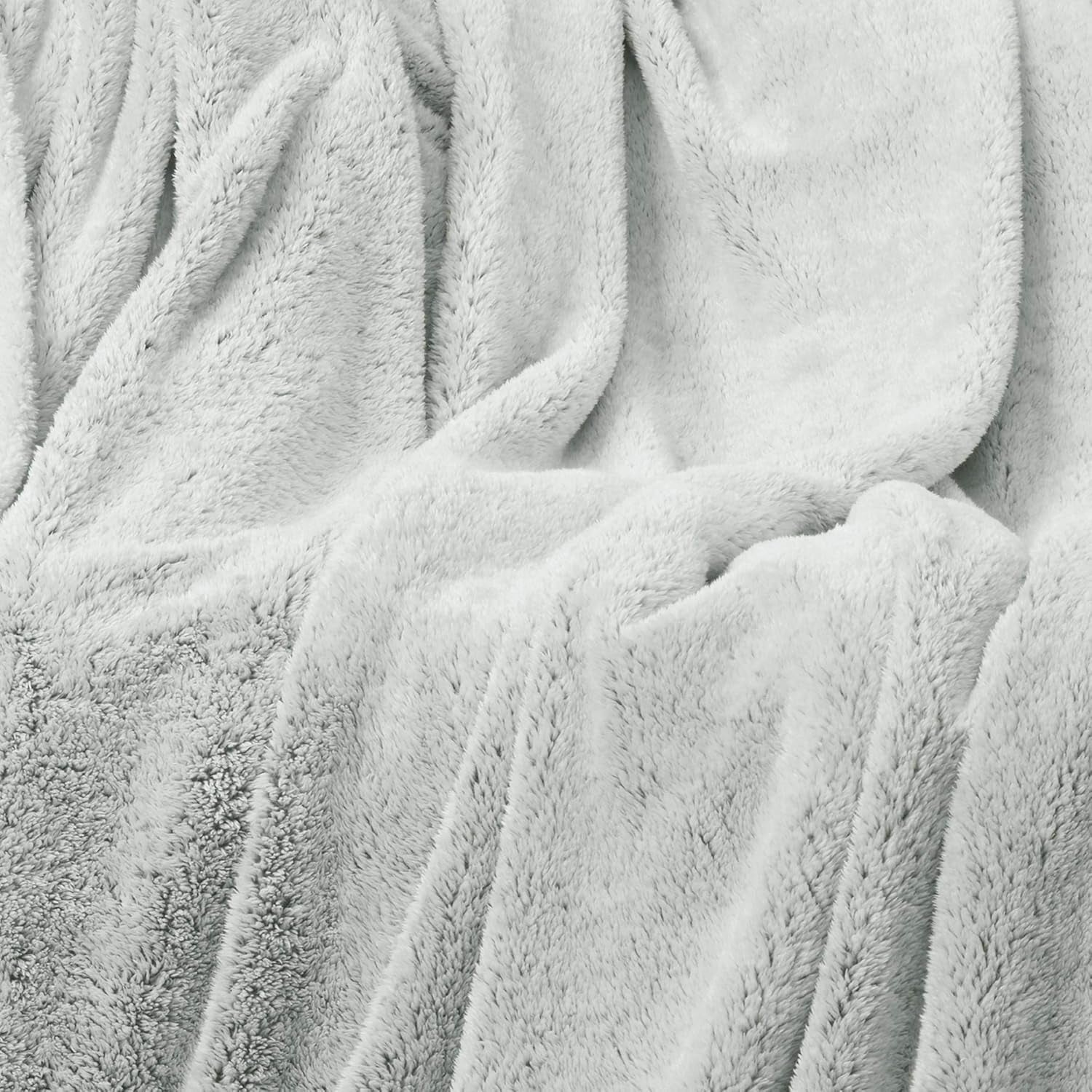 Aqua-Textil Puszysty koc-przytulanka 150 X 200 cm Szary Biały Melange Pluszowy koc TV Narzuta na łóżko Polar Sherpa Oeko-Tex Ottawa Łóżka i koce Besuche den aqua-textil-Store