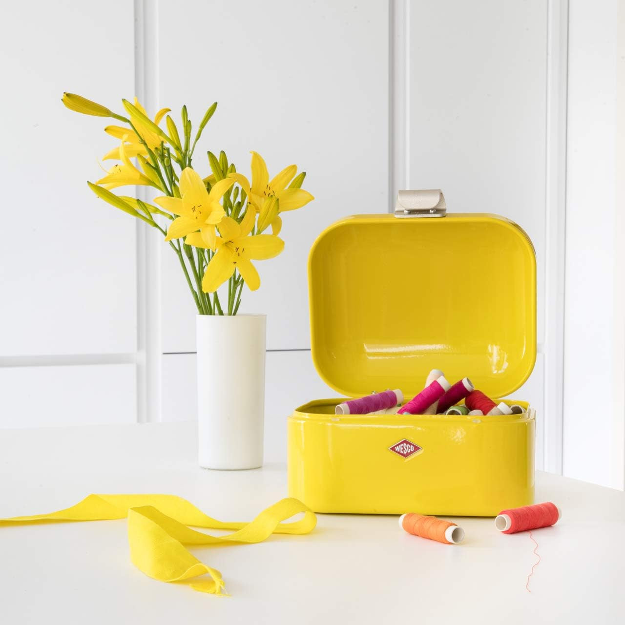 Kosz na chleb Wesco 235 001 Mini Grandy 17 x 18 x 12 cm (dł./szer./wys.) różowy, stal nierdzewna Pudełka do przechowywania żywności Naty Shop