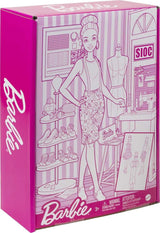 Barbie HDY90 - lalka projektantki mody (30,40 cm) i studio, ponad 25 akcesoriów do projektowania i mody, designerskie biurko, krzesło, maszyna do szycia, model tkaniny, manekin i więcej, zabawki od 3 lat Naty Shop Dolls