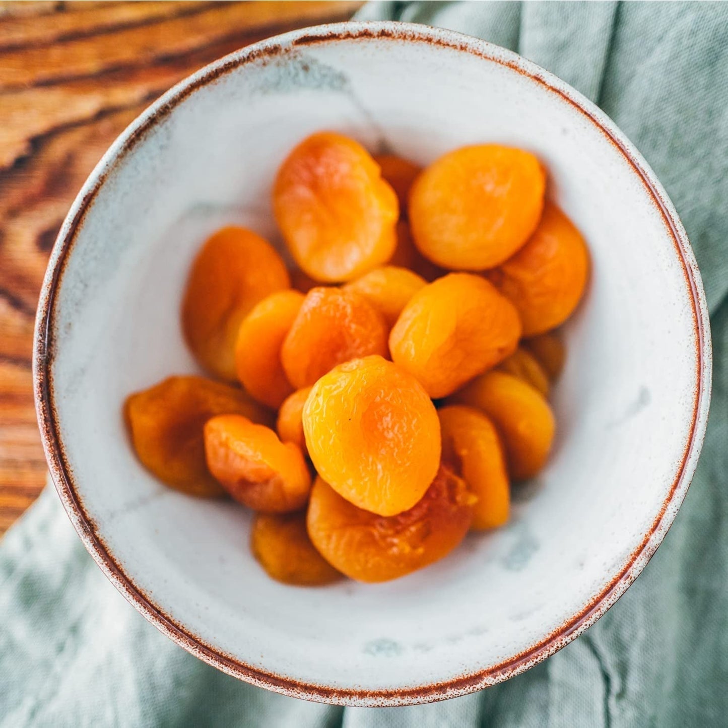 Seeberger Soft Apricots: Rozkosznie miękkie i soczyste morele - słodka i aksamitna konsystencja - bez dodatku cukru - suszone - bez pestek, wegańskie (1 x 200g) Produkty suszone Naty Shop