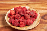 Truskawki liofilizowane całe 100g - Owoce liofilizowane - Owoce suszone liofilizowane - Truskawki suszone - Idealne do pieczenia, dekoracji ciast, przekąsek, musli i deserów Produkty odwodnione Naty Shop