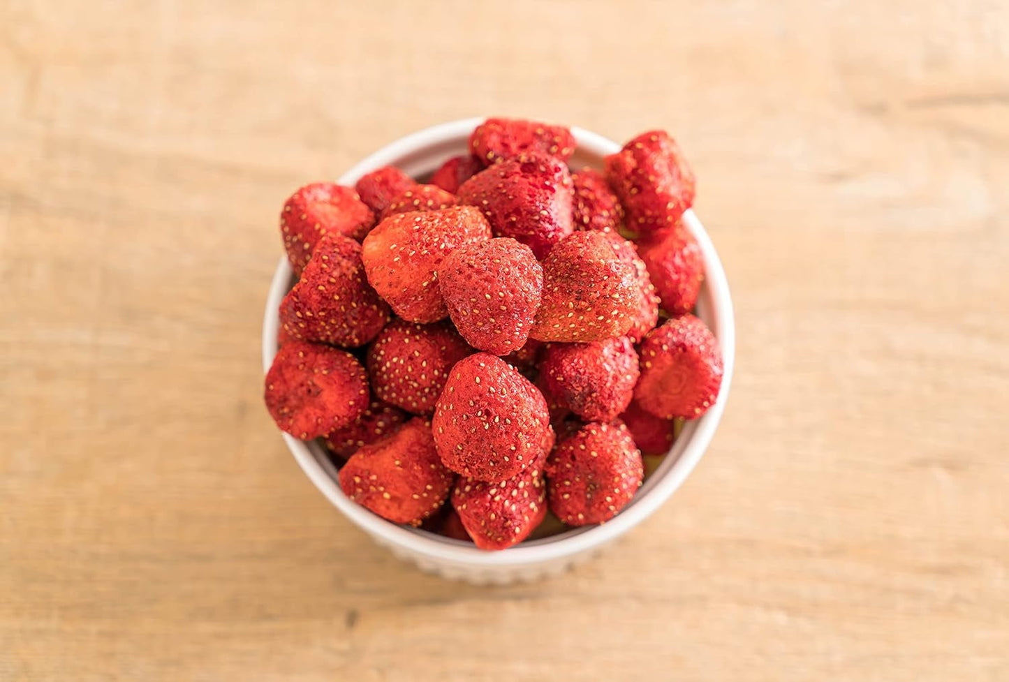 Truskawki liofilizowane całe 100g - Owoce liofilizowane - Owoce suszone liofilizowane - Truskawki suszone - Idealne do pieczenia, dekoracji ciast, przekąsek, musli i deserów Produkty odwodnione Naty Shop