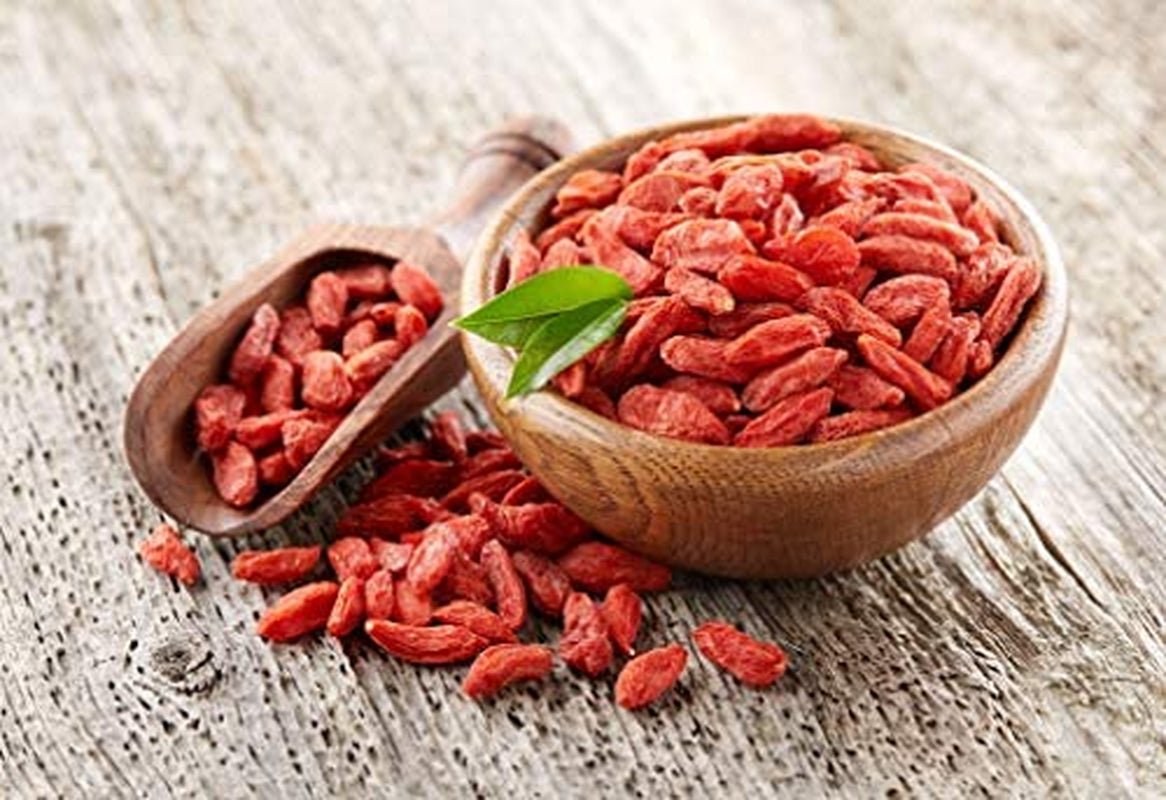 Carefood - Organiczne Owoce Goji - Superfood 100% naturalne suszone owoce - ekologiczna przekąska bez dodatku cukru i odpowiednia dla wegan - słodki smak z lekką kwasowością - 200 g Naty Shop produkty suszone