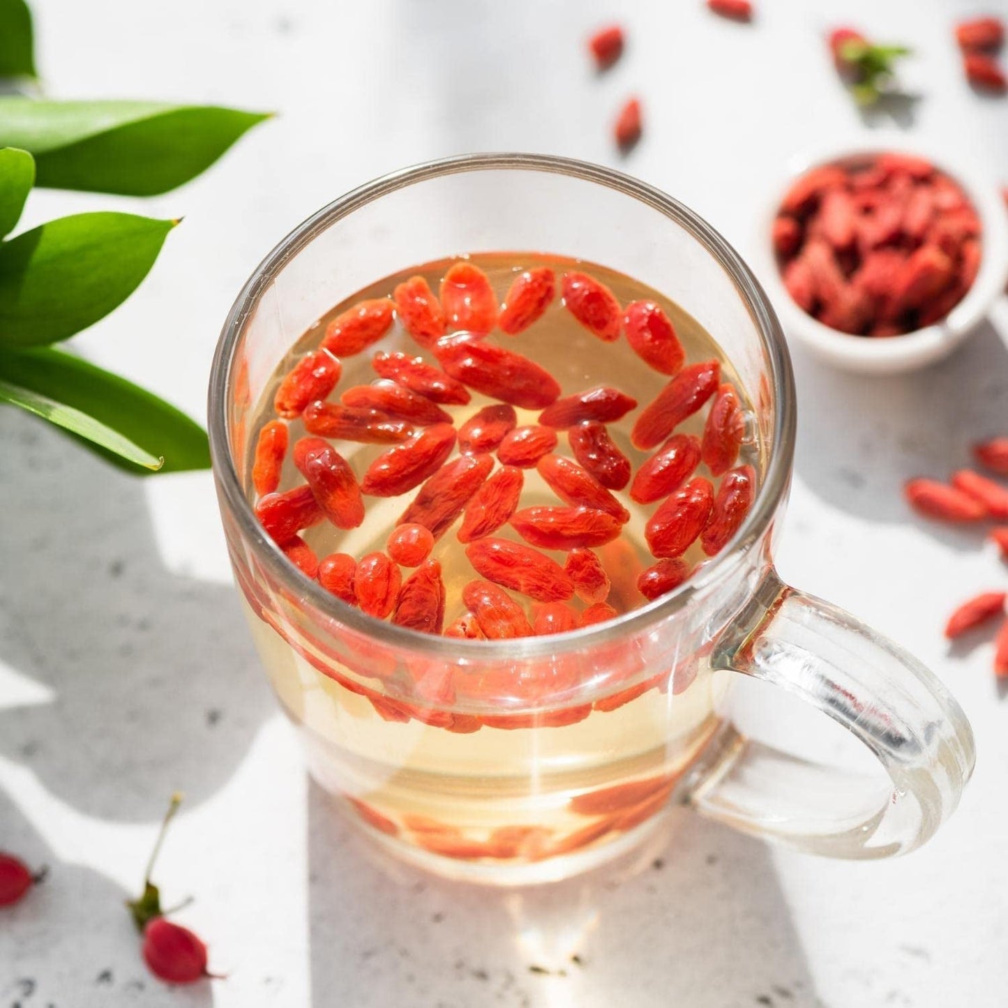 Carefood - Organiczne Owoce Goji - Superfood 100% naturalne suszone owoce - ekologiczna przekąska bez dodatku cukru i odpowiednia dla wegan - słodki smak z lekką kwasowością - 200 g Naty Shop produkty suszone