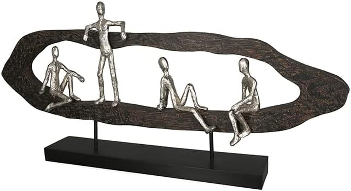 Casablanca nowoczesny design GILDE Deco Sculpture Figurka - Best Friends - Hang Out Srebro, drewno/aluminium - szerokość 75 cm Figurki i rzeźby Naty Shop