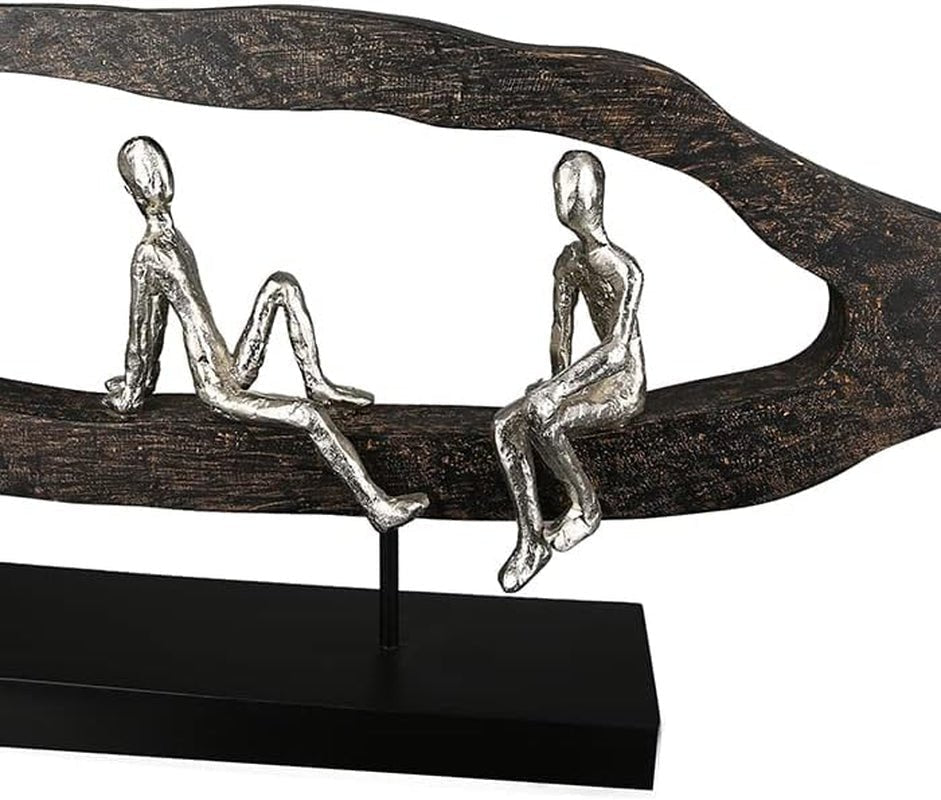 Casablanca nowoczesny design GILDE Deco Sculpture Figurka - Best Friends - Hang Out Srebro, drewno/aluminium - szerokość 75 cm Figurki i rzeźby Naty Shop