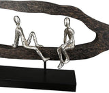 Casablanca nowoczesny design GILDE Deco Sculpture Figurka - Best Friends - Hang Out Srebro, drewno/aluminium - szerokość 75 cm Figurki i rzeźby Naty Shop