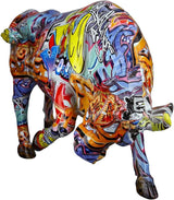 Dekoracyjna figurka zwierzęcia byka Casablanca - wykonana z żywicy syntetycznej w stylu street art - kolor: wielobarwny wysokość 27 cm Figurki i rzeźby Naty Shop