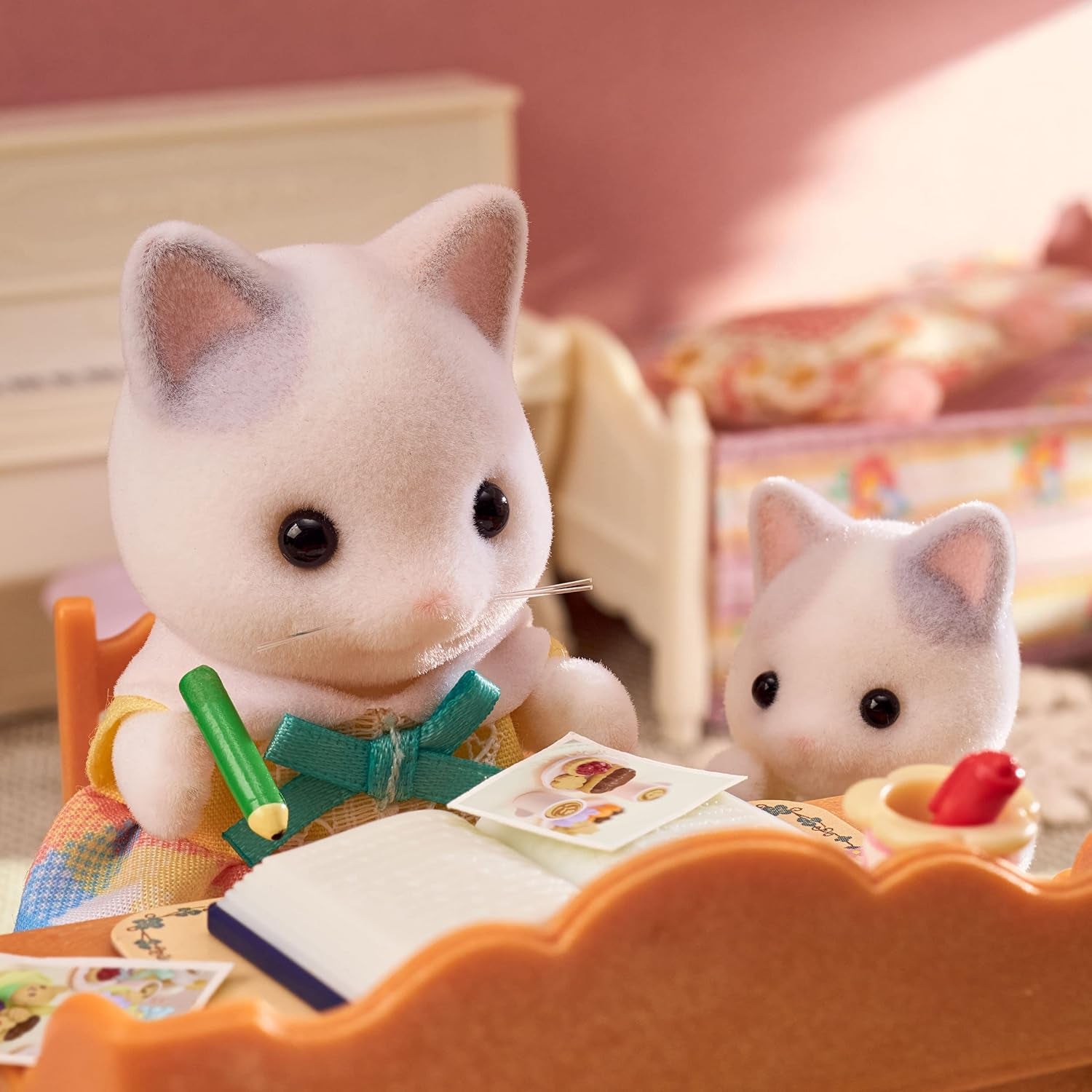 Sylvanian Families - 5738 Rodzina kotów mlecznych - Figurki z domku dla lalek