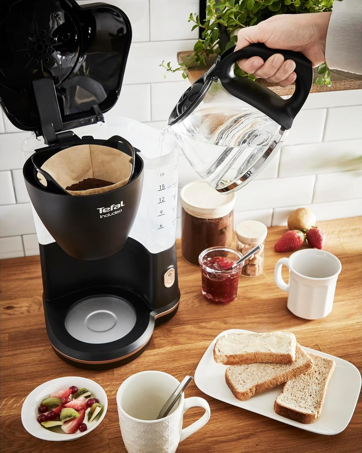Ekspres do kawy Tefal Includeo z filtrem, Ekspres do kawy Niezwykle łatwy w obsłudze, Odpowiedni dla osób prawo- i leworęcznych, Automatyczne otwieranie pokrywy, 1,25 l, 10 do 15 filiżanek, CM533811