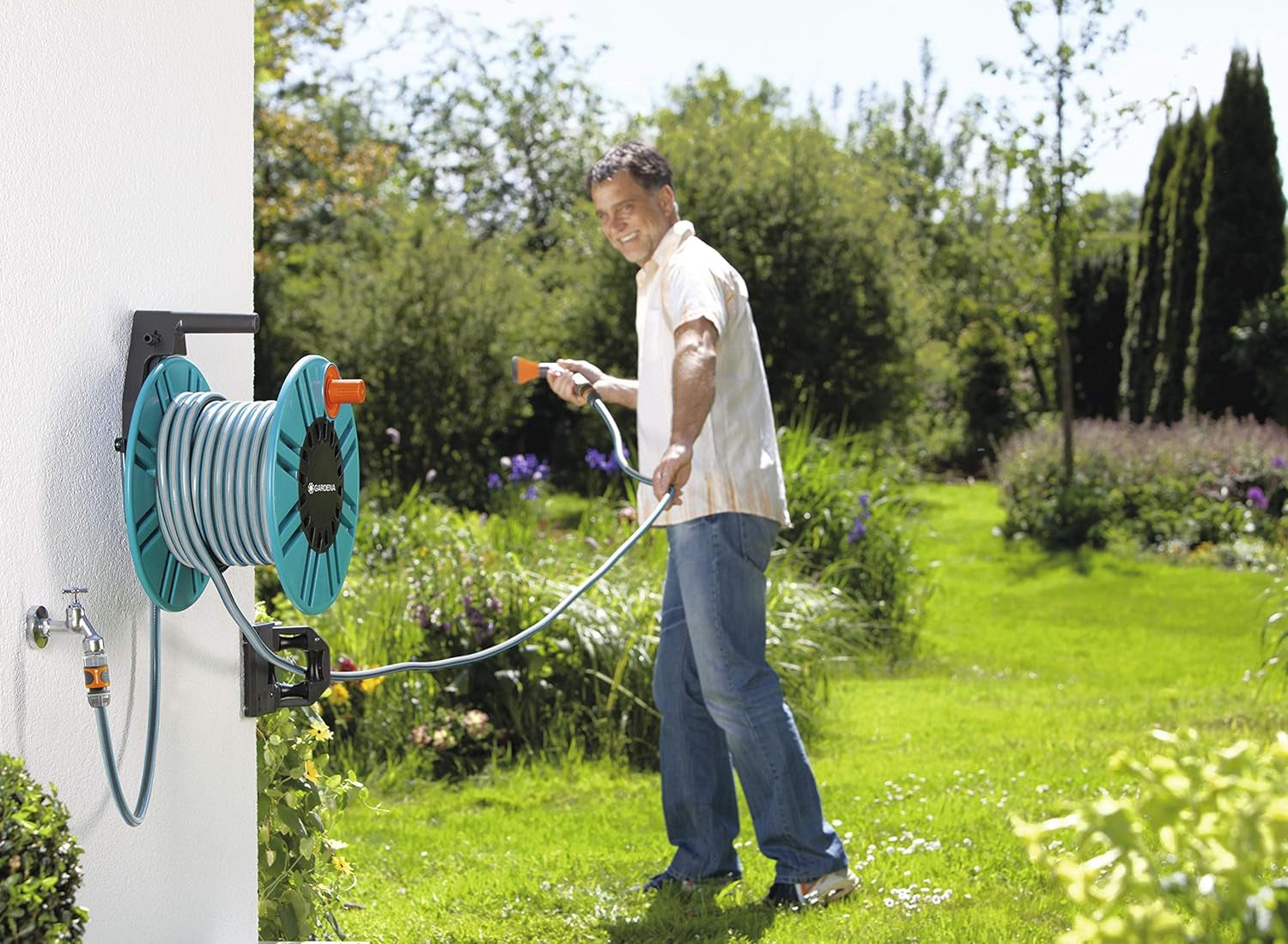 Bęben ścienny na wąż Gardena Classic 60 z bębenkiem na wąż: do łatwego montażu na ścianie, z systemem zapobiegającym kapaniu, z przyłączem kątowym, duża pojemność, oszczędność miejsca (2650-88)