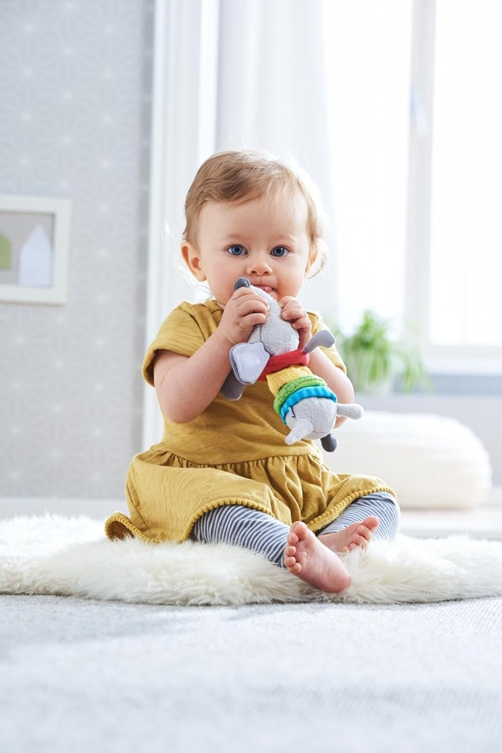 HABA 304771 - Grzechotka figurka jamnika, materiałowa zabawka dla dziecka z grzechotką, zabawka od 6 miesiąca. Toys Bebe Naty Shop