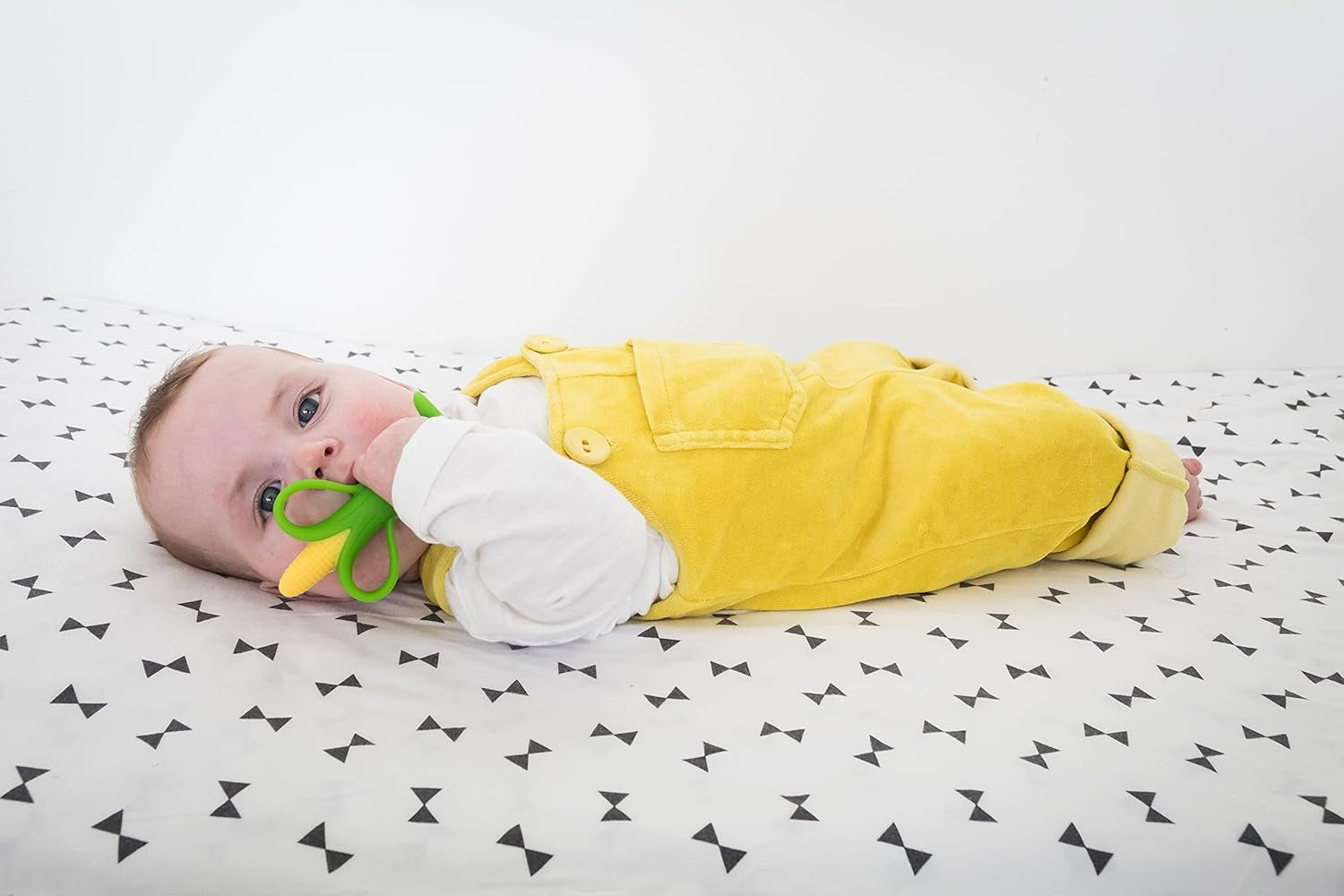 Nuby - Kolba kukurydzy na ząbkowanie - 3M+, wielokolorowa