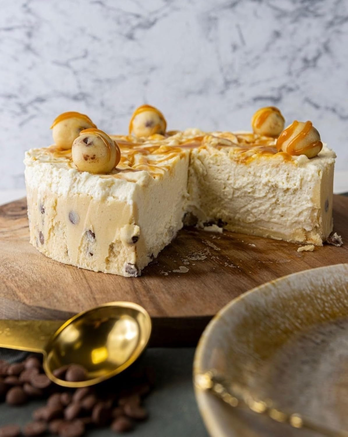 RUF Ciasto ciasteczkowe Ohne Backen, Tortenboden Aus Keksteig Mit Frischkäse-Creme Und Schokoladenstückchen, Inkl. Kuchenform, 1X325G Mieszanka do pieczenia i gotowania Naty Shop