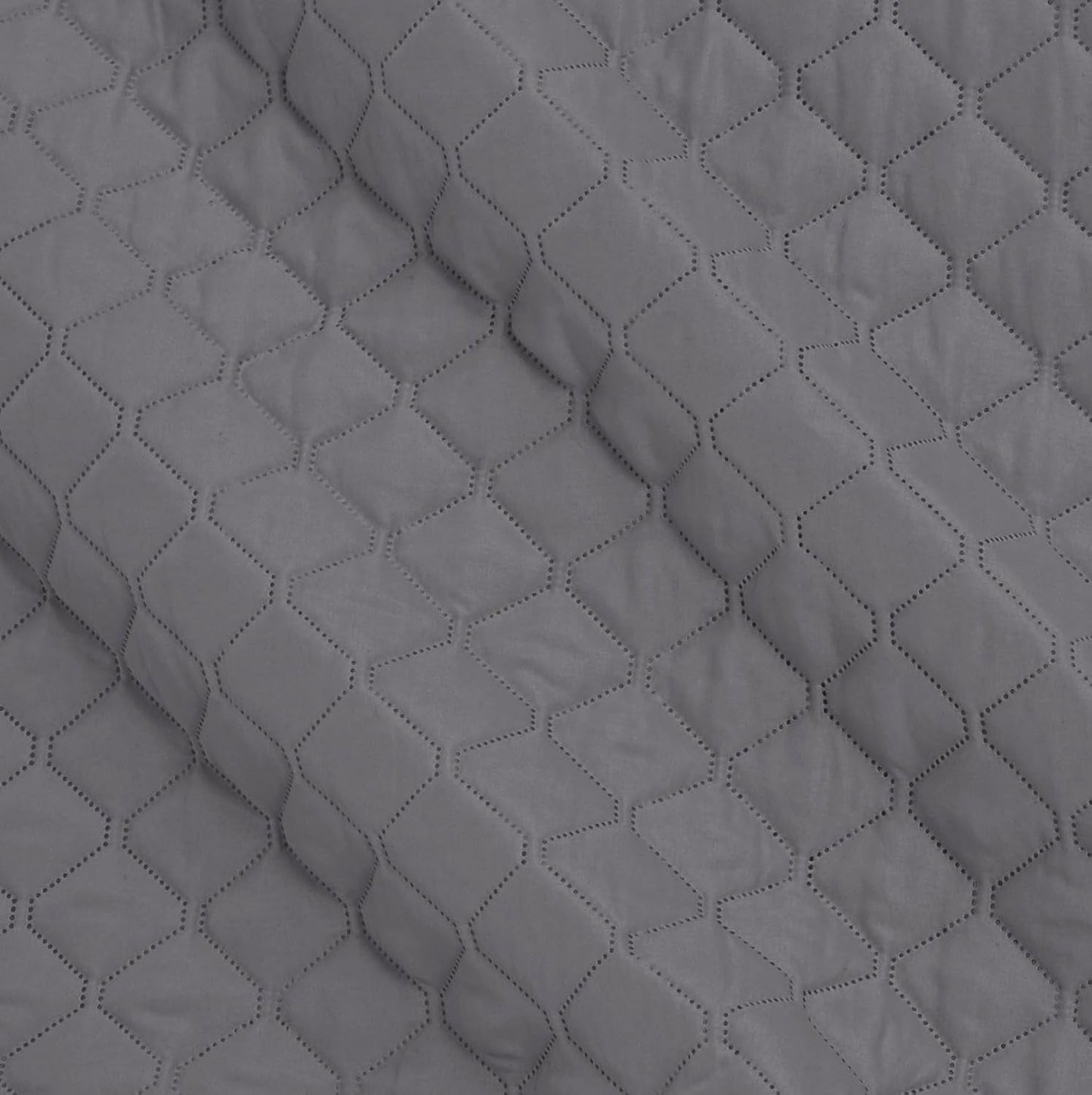 Amazon Basics oversize'owa kołdra z reliefem, 170 x 210 cm, ciemnoszary wzór w romby. Łóżka i koce Besuche den Amazon Basics-Store