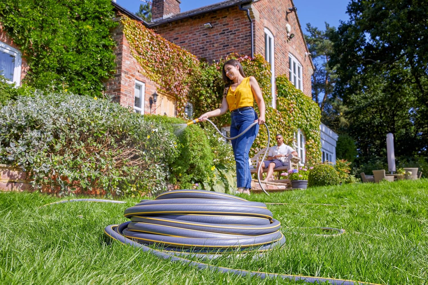 Wąż HOZELOCK – Ultramax 12,5 mm x 30 m, do 70% PVC pochodzącego z recyklingu, wytrzymały, odporny na warunki atmosferyczne, odporny na skręcanie, zginanie i zgniatanie, szary