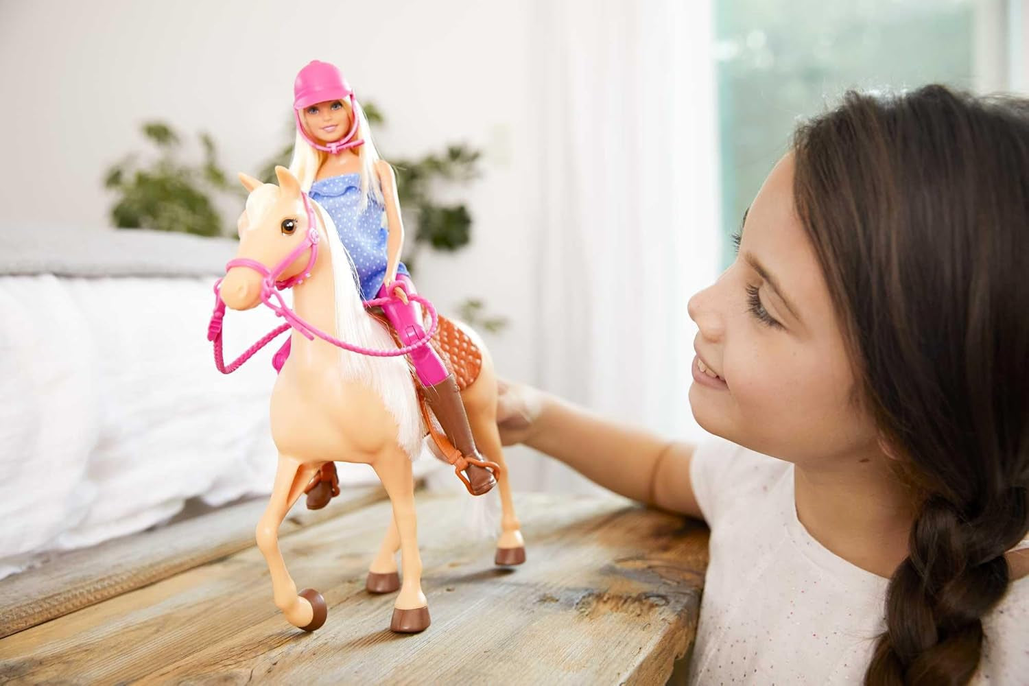 Lalka Barbie i zabawka w kształcie konia, akcesoria do jazdy konnej, zawiera 1 lalkę i 1 konia, nadaje się na prezent dla dzieci w wieku 3 lat i starszych, FXH13
