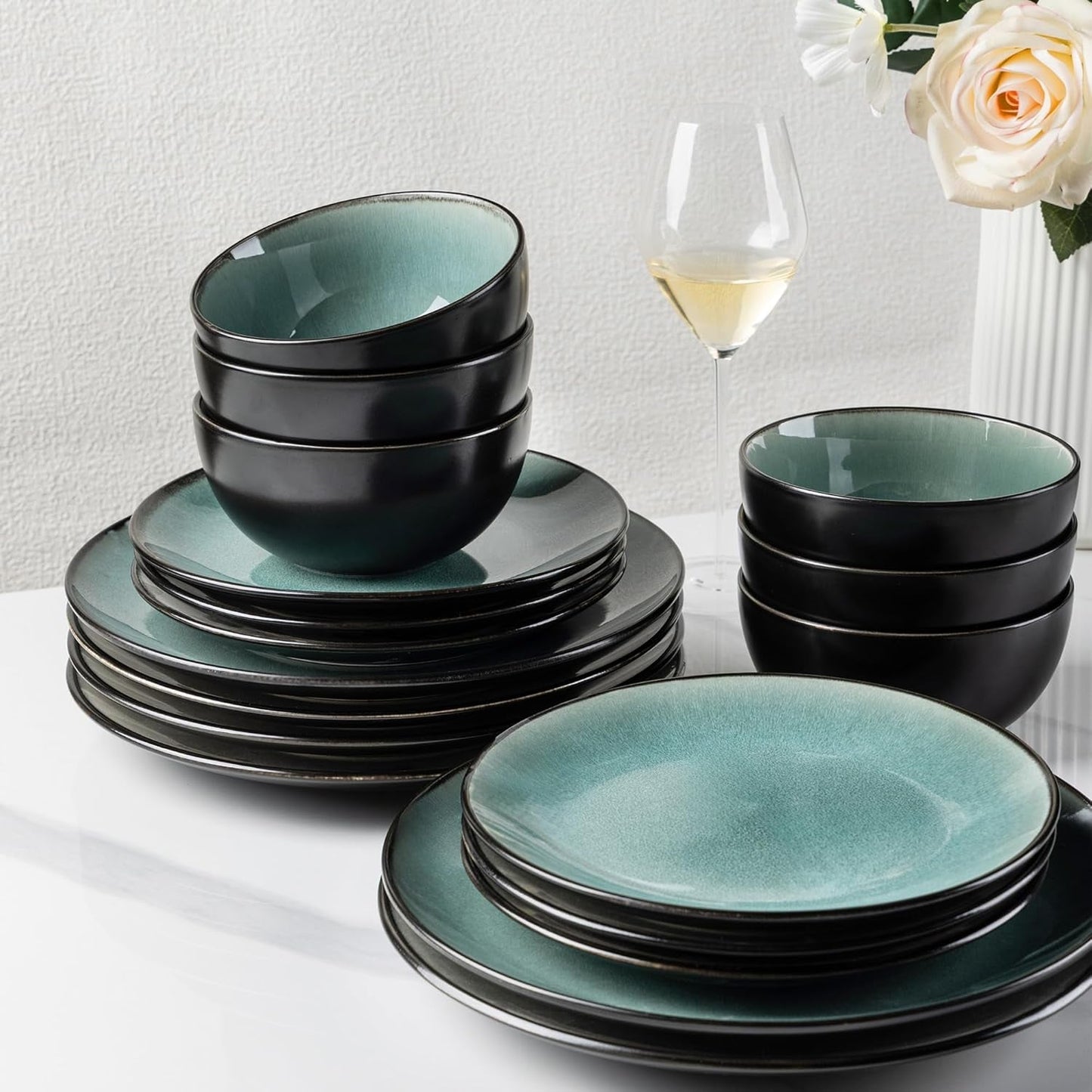 GBhome Zestaw porcelanowych naczyń obiadowych dla 4 osób 12-częściowy zestaw naczyń z glazurą reaktywną Ręcznie robiony zestaw misek i talerzy do kuchenki mikrofalowej i mycia w zmywarce Kolor benzyny GDW025WB-EU